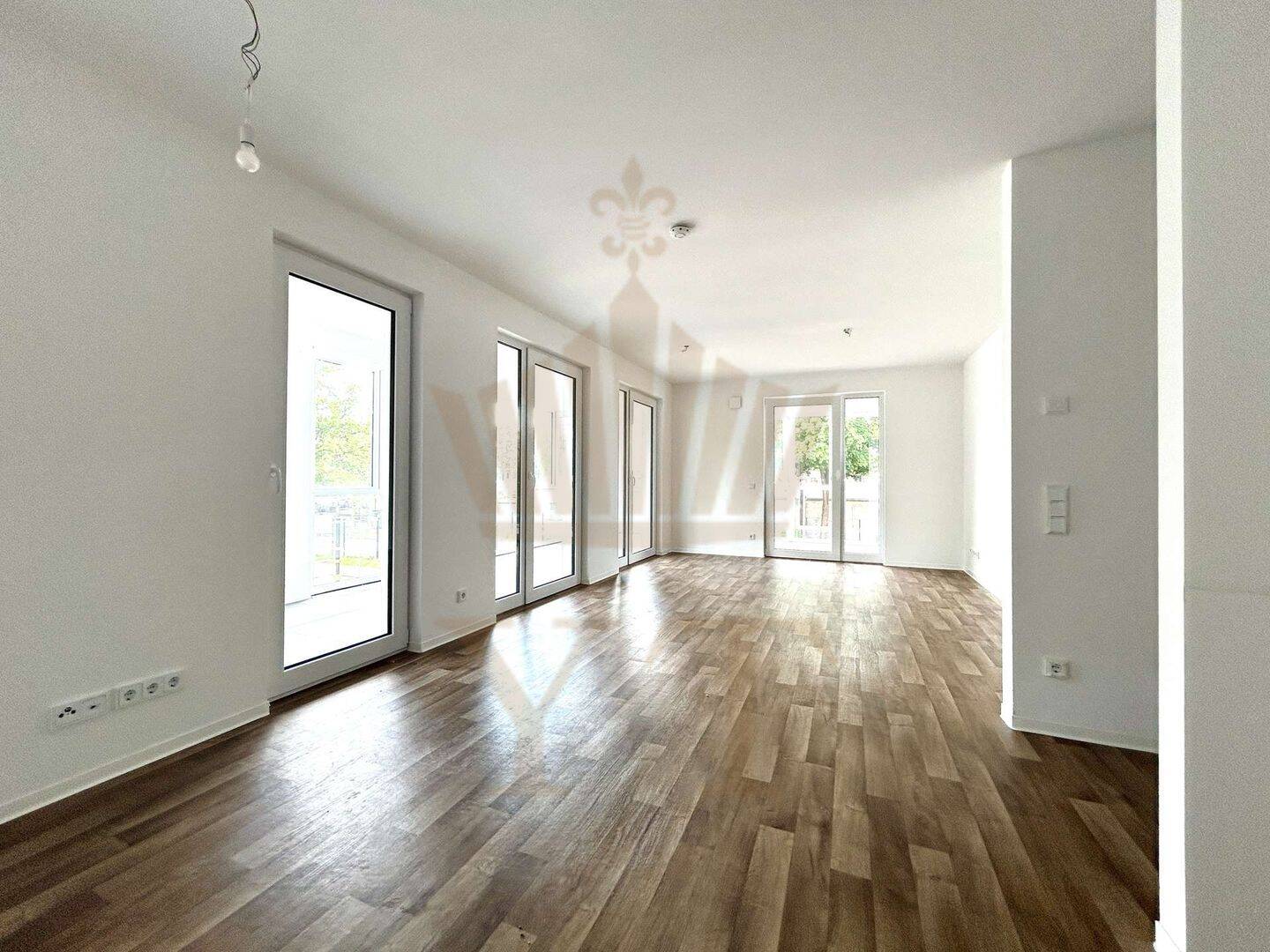 Lichtdurchflutete 3 Zi-Wohnung | mit sonnigem & umlaufenden Wintergarten | in Bernau-Friedenstal, 16321 Bernau bei Berlin