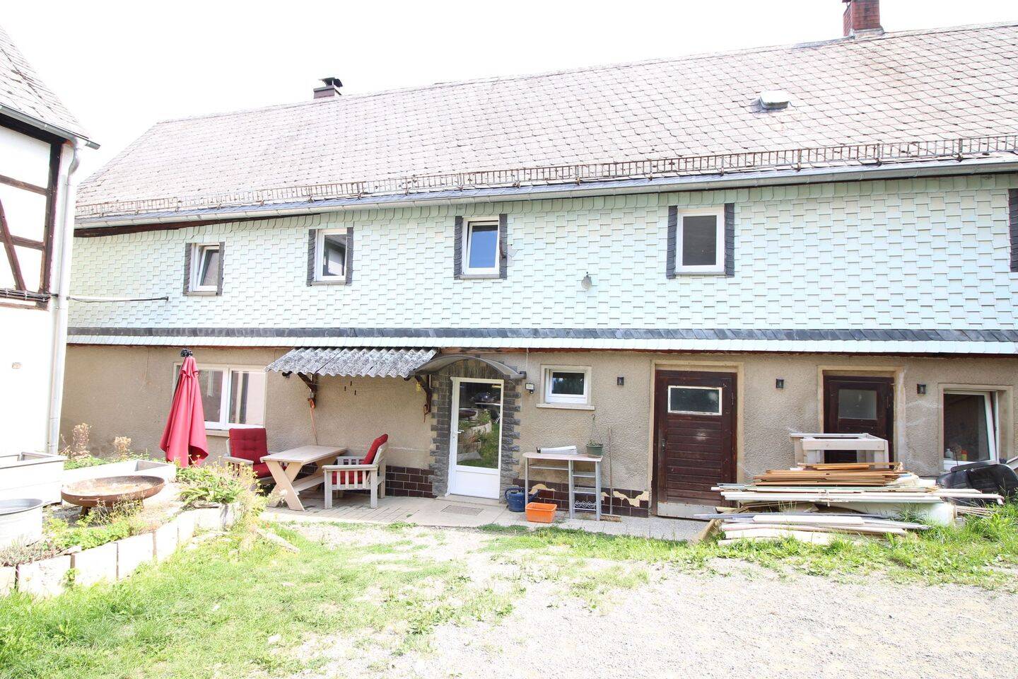 Vier- Seiten- Hof mit Waldfläche und vielseitigen Nutzungsmöglichkeiten, 7987 Mohlsdorf-Teichwolframsdorf