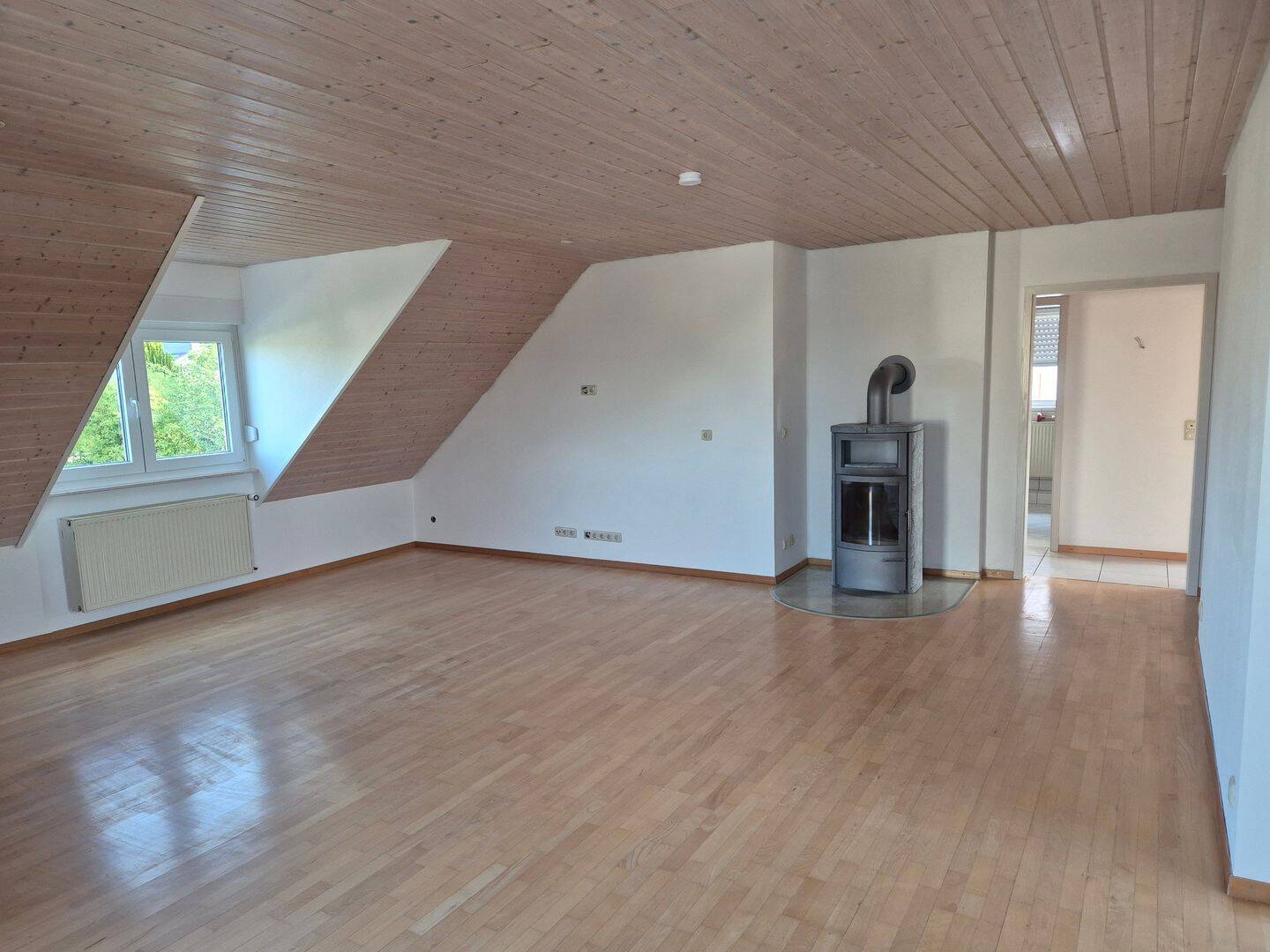 Helle Dachgeschosswohnung in Sirzenich – ideale Lage für Luxemburg Pendler (ca. 86 m²), 54311 Trierweiler