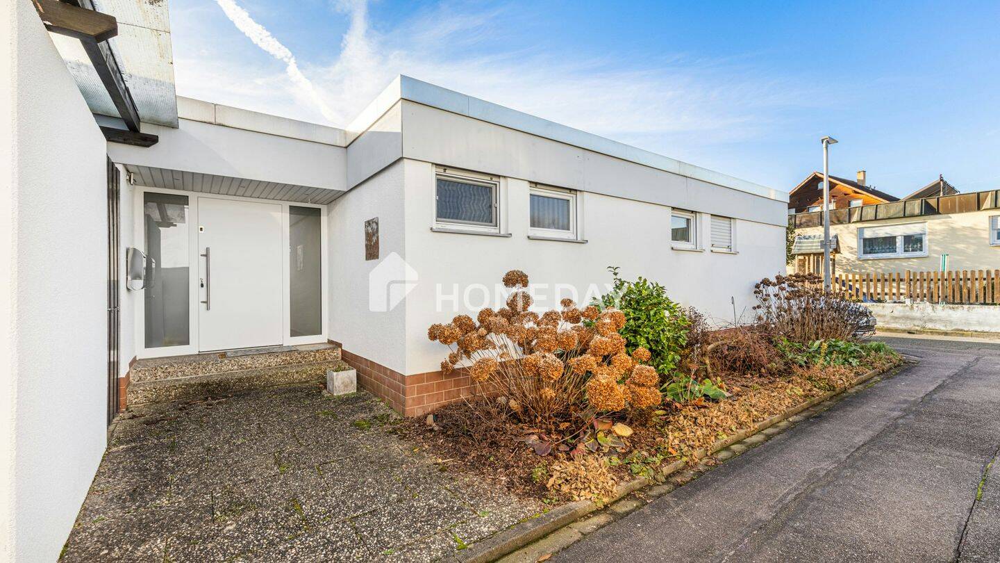 Ideal für die Familie! Modernisierter Bungalow mit 120 m² Wohnfläche und Garten, 77656 Offenburg