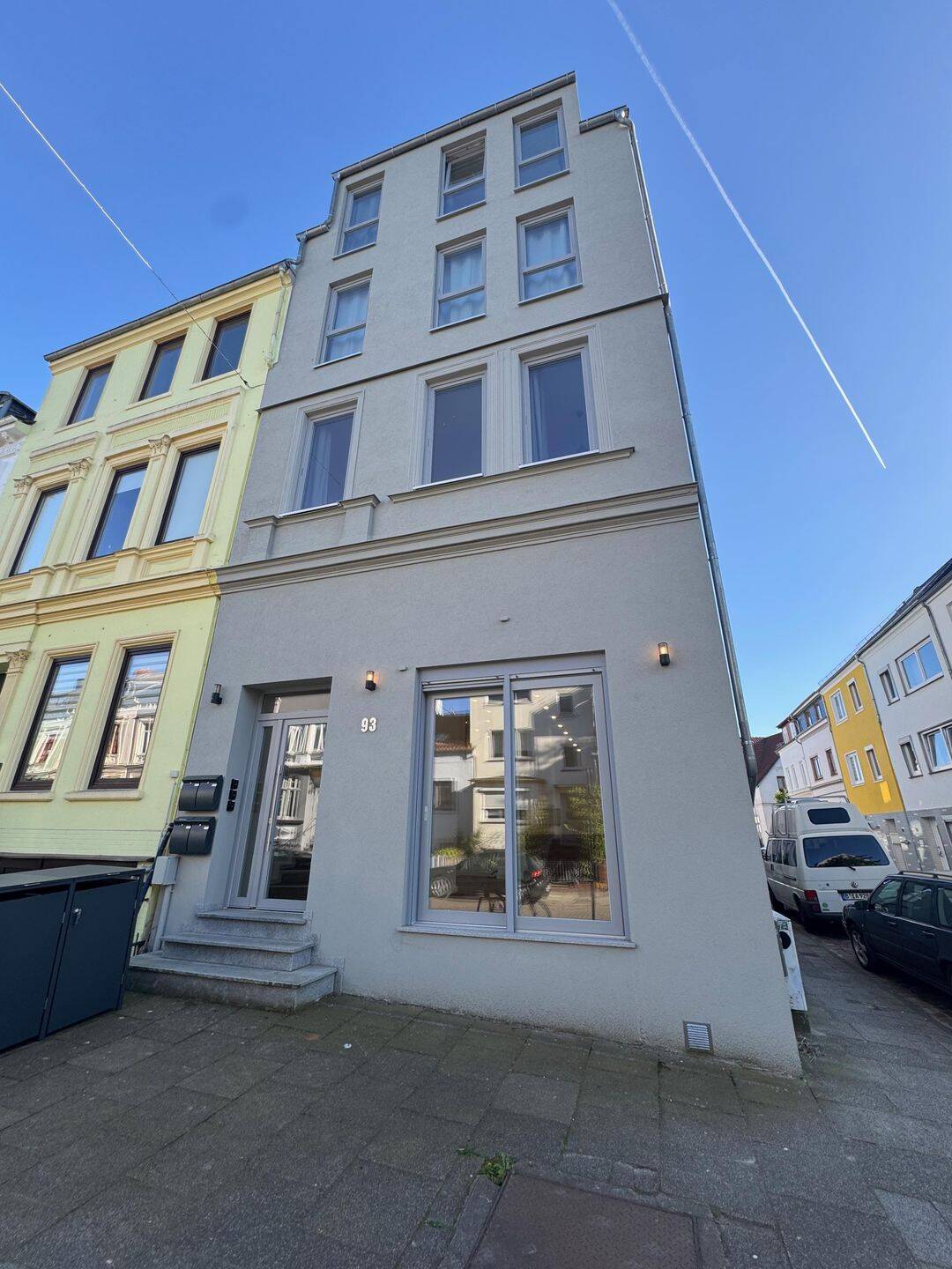 Möblierte Wohnung in saniertem Haus in zentraler Lage im Viertel