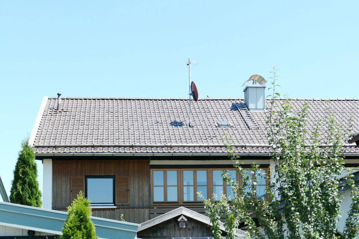 3-Zimmer-Wohnung mit Balkon, Gartenanteil und Garage, 83666 Waakirchen