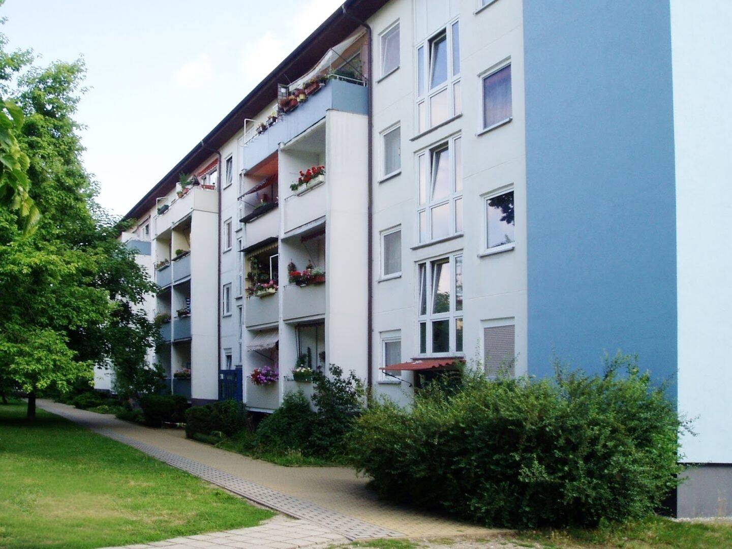Helle 3-Raumwohnung mit Balkon im WK III, 2977 Hoyerswerda