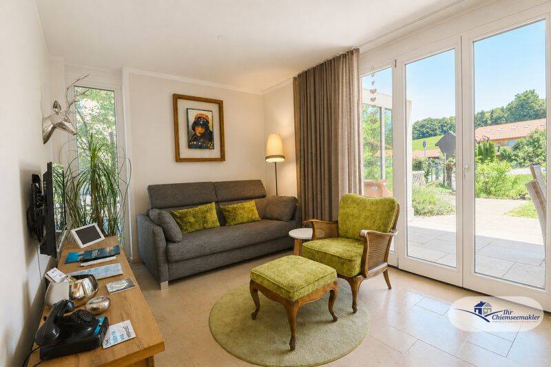 Exklusive Wohnung mit Souterrain und hochwertiger Austattung, 83209 Prien a. Chiemsee (Prien)