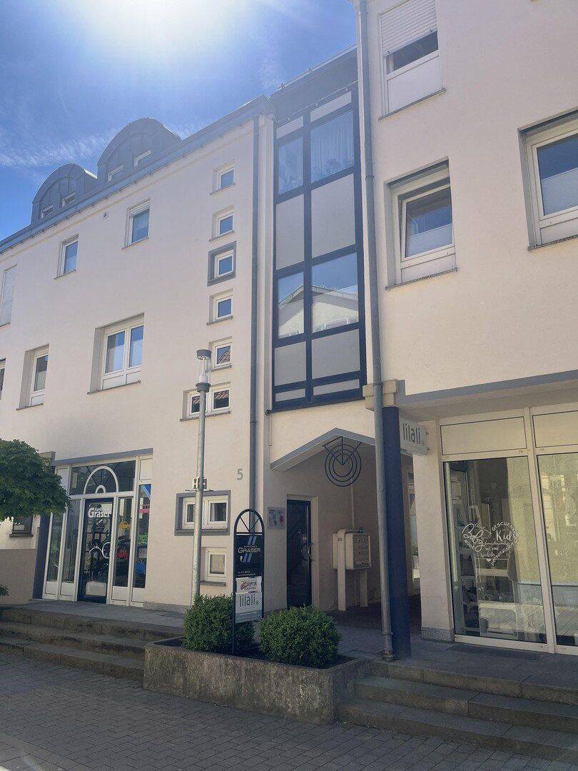 Zentral, gepflegte 3,5 Zimmerwohnung mit Balkon + Tiefgarage, 89150 Laichingen
