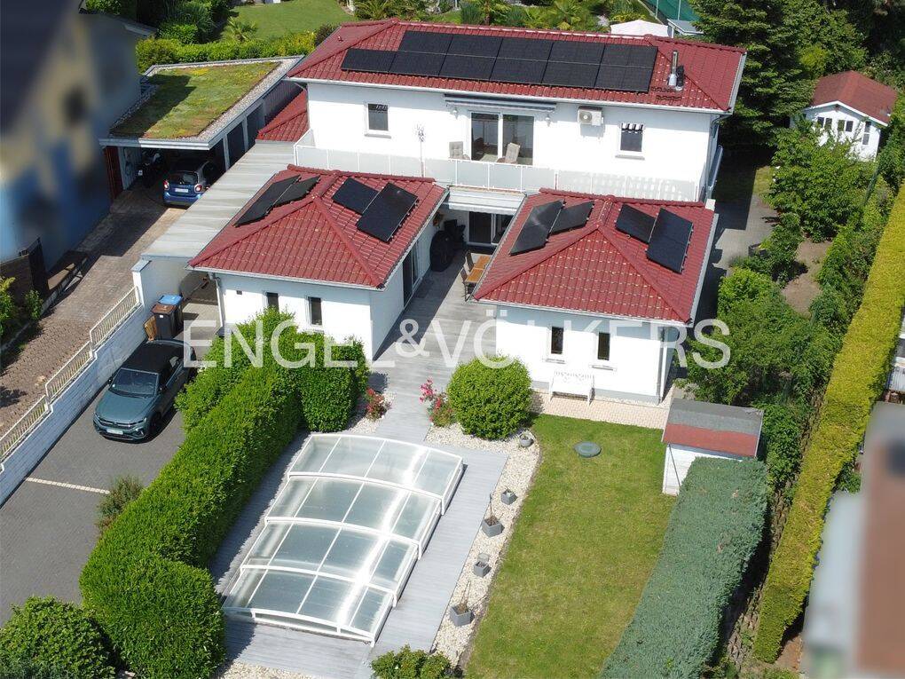 Hochwertiges Einfamilienhaus im Atrium-Bungalowstil in begehrter Blicklage mit Pool und PV-Anlage, 56170 Bendorf