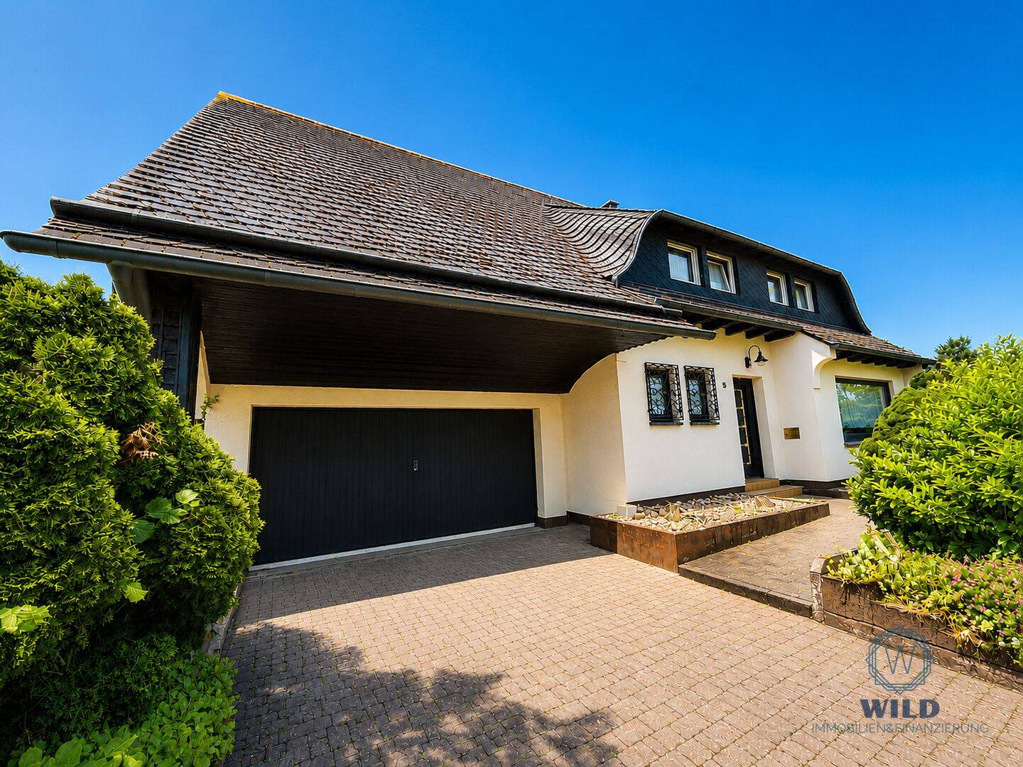 Großzügiges Einfamilienhaus mit Studio, Loggia & Terrasse in Heusweiler, 66265 Heusweiler
