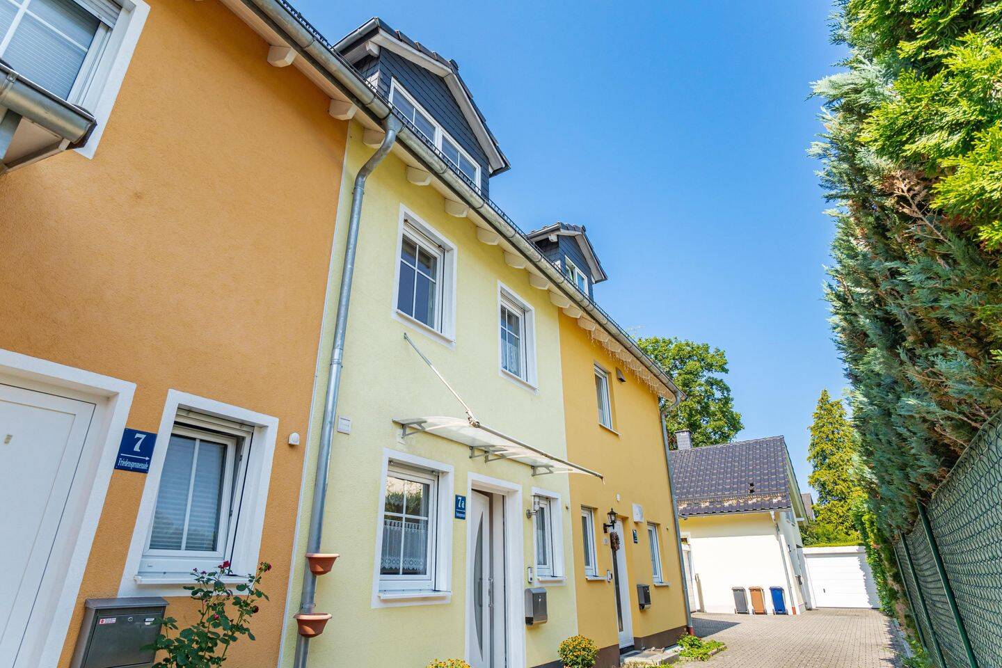 Sonniges Reihenmittelhaus mit Südterrasse, sofort bezugsfrei!, 81827 München (Ramersdorf-Perlach Trudering-Riem)