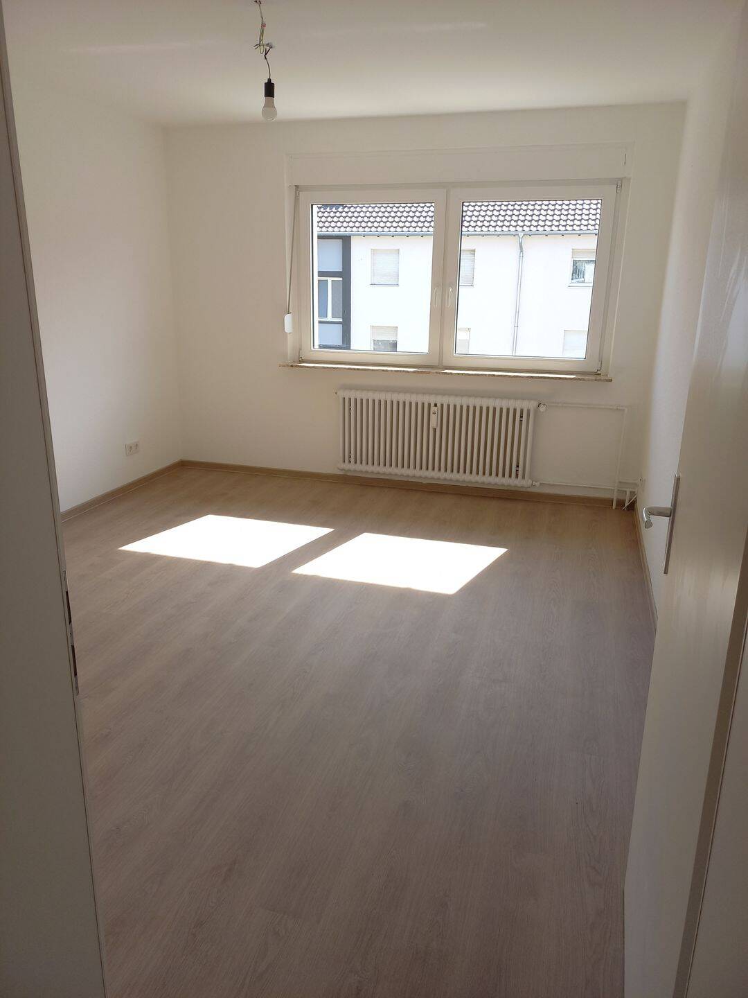 ab 16.09 – renovierte 2 ZKB Wohnung in der Engelstraße, 54292 Trier (Eitelsbach Ruwer Trier-Nord)