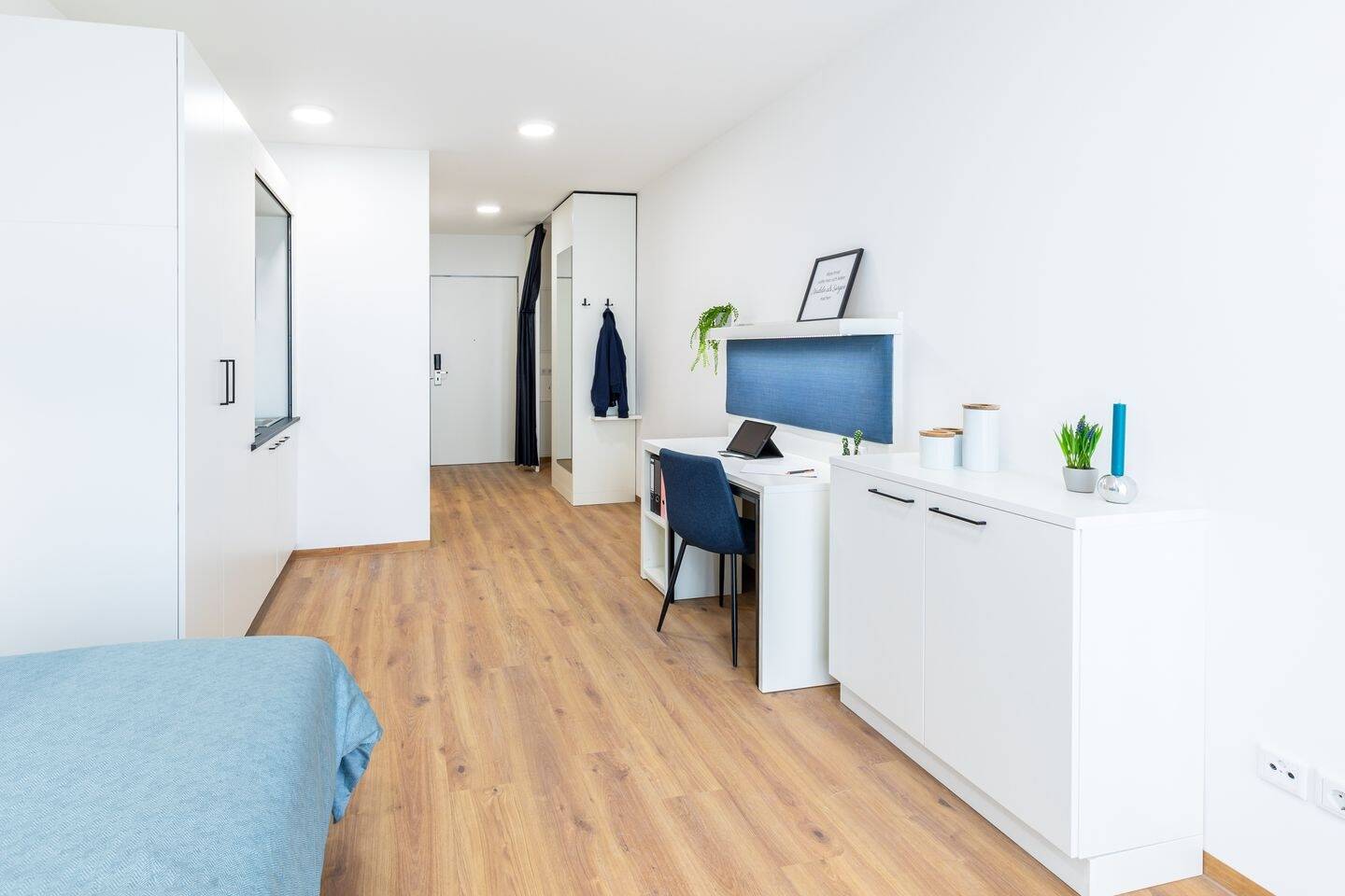 DONAU SIDE: Modernes STUDENTEN Apartment mit Terrasse, Fitnessstudio & Co-Working, 85055 Ingolstadt