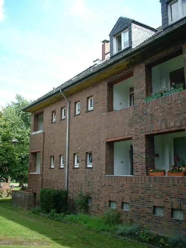 *** Erstbezug nach Modernisierung! Charmante Altbauwohnung mit Wanne + Dusche! ***, 45355 Essen (Bergeborbeck Bochold Borbeck-Mitte)