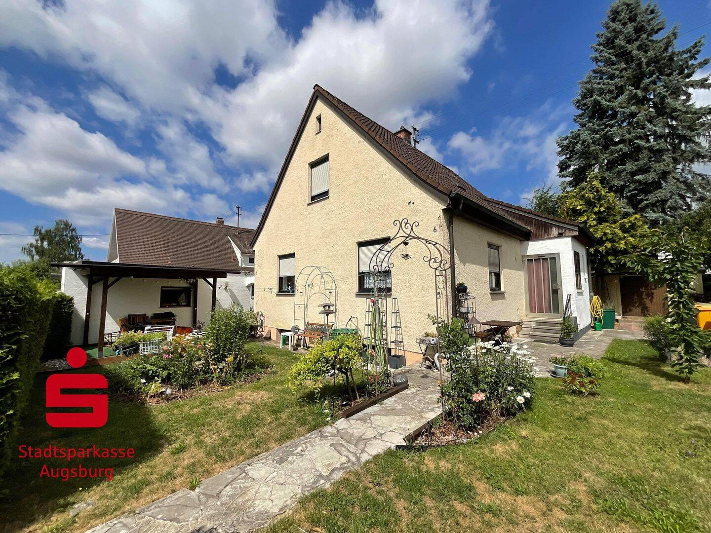 renovierungsbedürftiges Einfamilienhaus mit großzügigem Garten, 86199 Augsburg (Bergheim Göggingen Haunstetten Inningen)