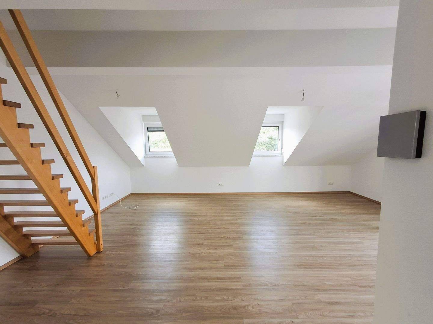 Hell, modern, offen!, 93057 Regensburg (Brandlberg-Keilberg Konradsiedlung-Wutzlhofen Reinhausen Sallern-Gallingkofen)