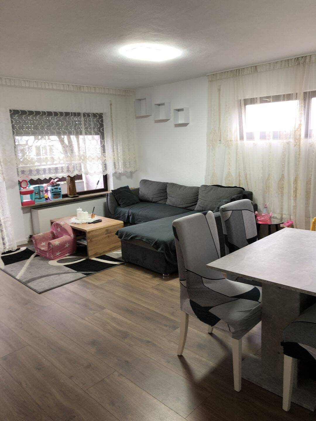 Helle, 2 Zi. Wohnung (65m²) in Nürtingen, mit sonnigem Balkon und guter Lage, 72622 Nürtingen