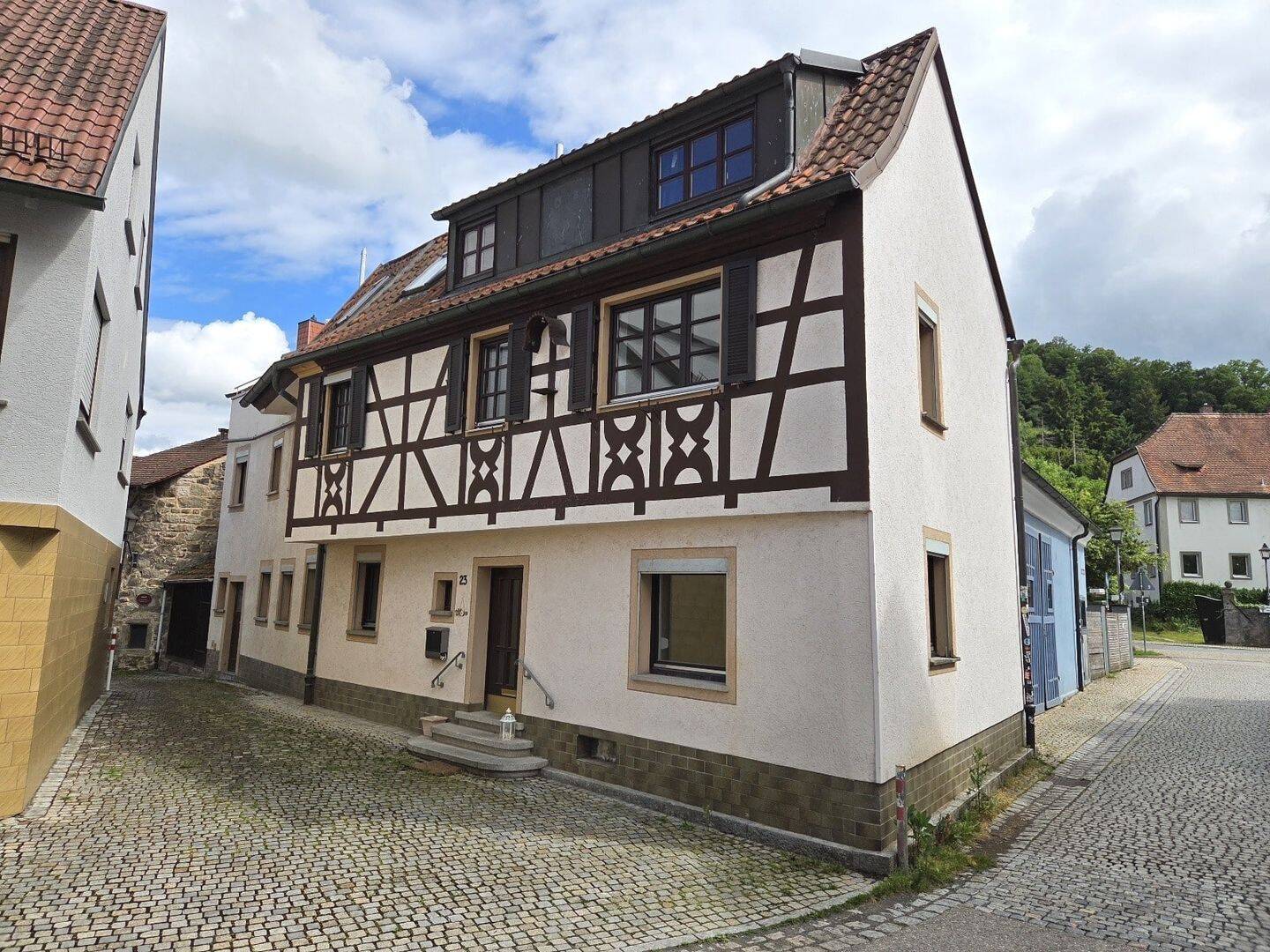 Modernisiertes und gemütliches Stadthaus (Wfl. 140 m²) in zentraler Lage von Eltmann!, 97483 Eltmann
