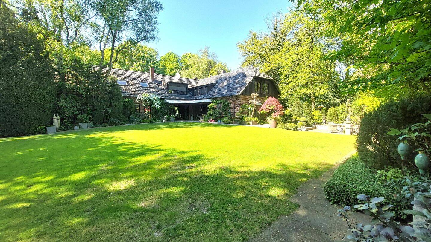 Großzügige Villa mit Gewerbefläche und vielseitiger Gestaltungsmöglichkeiten für Wohnparteien!, 59269 Beckum