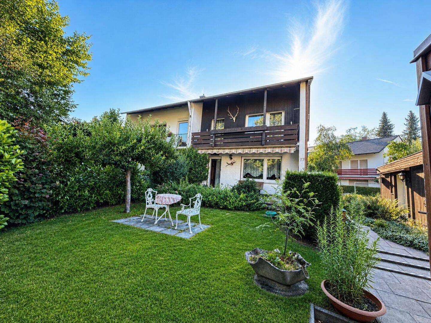 Sanierungsbedürftige Doppelhaushälfte mit schönem Garten in ruhiger Wohnlage von Gröbenzell, 82194 Gröbenzell