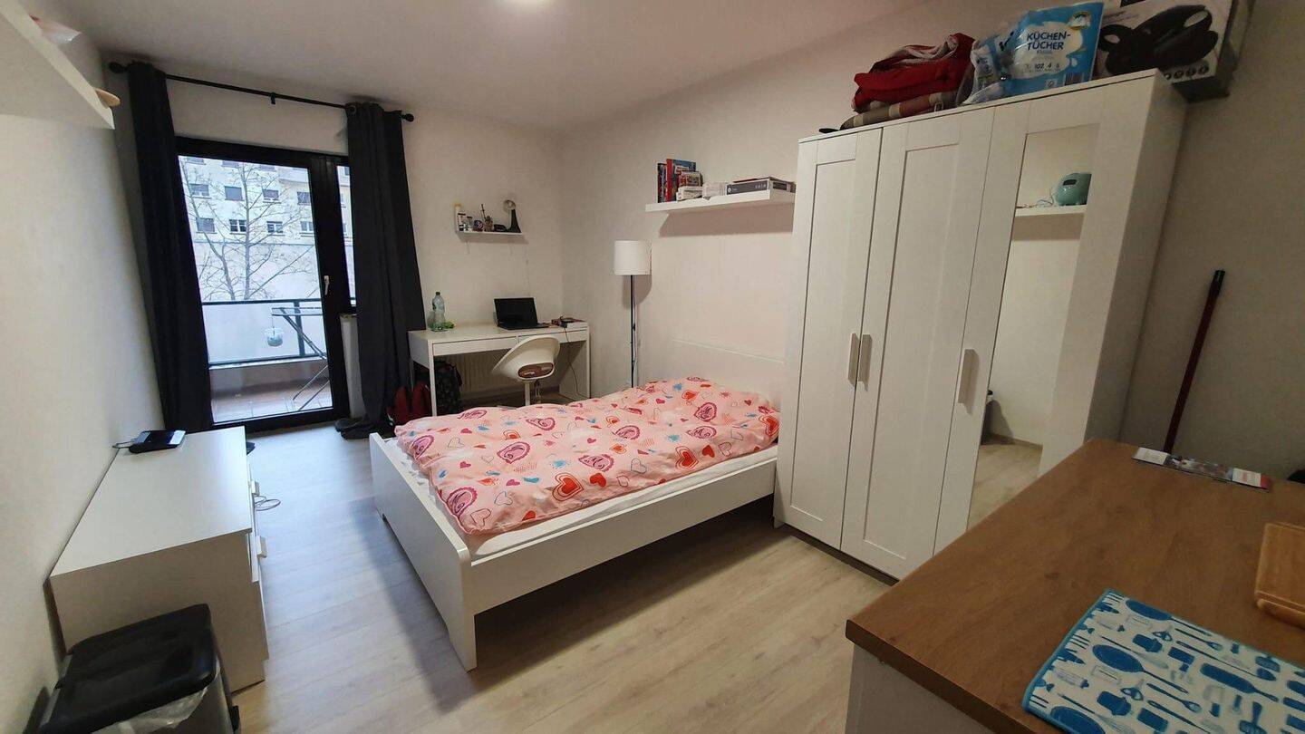 Gepflegte 1 Raum-Wohnung möbiliert direkt an der Uni Mannheim mit Balkon, 68165 Mannheim (Fahrlach Oststadt Schwetzingerstadt)
