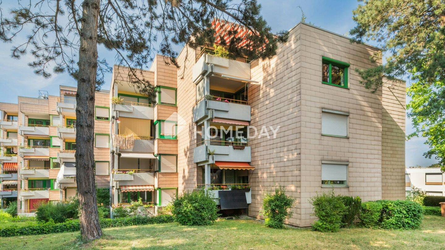 Großzügige 4,5-Zimmer-Wohnung mit Balkon, Loggia und Garagenstellplatz, 71522 Backnang