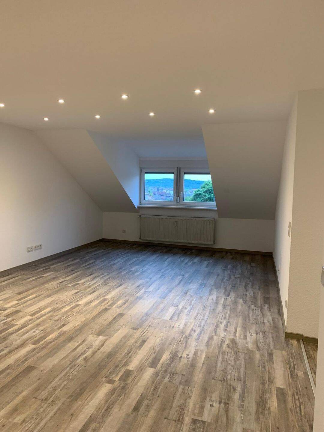 Frisch renovierte 3-ZKB Wohnung in VK-Wehrden, 66333 Völklingen