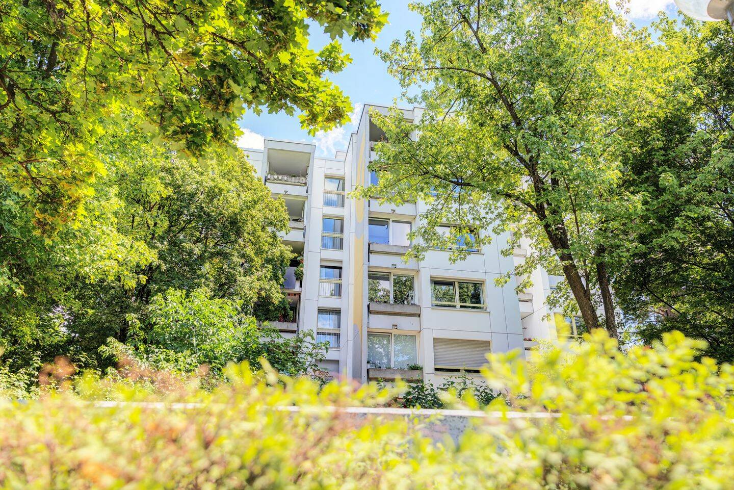 Hadern: Gut geschnittene 2-Zimmer Wohnung mit Wintergarten – frei