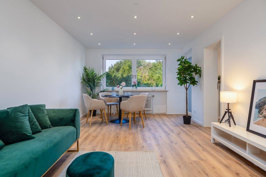 Frisch sanierte 3-ZKB mit tollem Grundriss, schönem Balkon und sanierter Tiefgarage – Provisionsfrei, 86169 Augsburg (Firnhaberau Hammerschmiede Lechhausen)