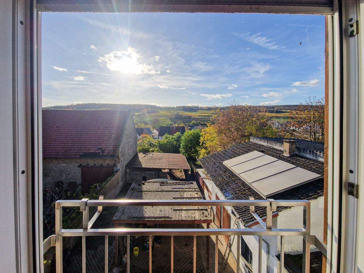 Ingelheim/Groß-Winternheim: Familienhaus mit großem Grundstück, Traumblick und viel Platz!, 55218 Ingelheim am Rhein