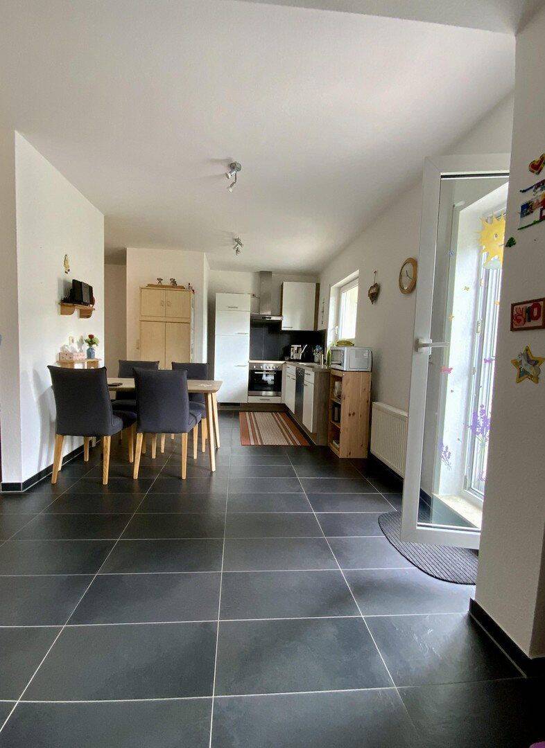 Moderne 2-Zimmer-Eigentumswohnung in gepflegtem 6-Parteien-Haus inkl. Stellplatz, 64850 Schaafheim