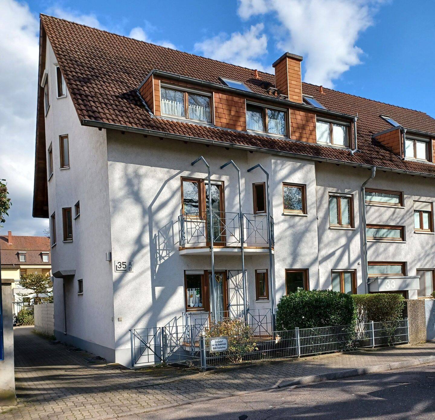 Naturnah wohnen – großzügige 73 m2 Wohnung mit 2 Balkonen und Stellplatz in 75135 Karlsruhe-Bulach, 76135 Karlsruhe (Beiertheim-Bulach Oberreut Südweststadt Weststadt)