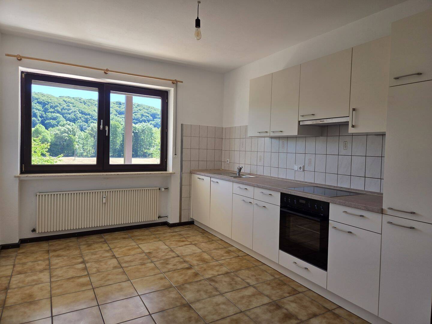 Helle 2-Zimmer-Einliegerwohnung mit Terrasse, 54675 Ammeldingen an der Our