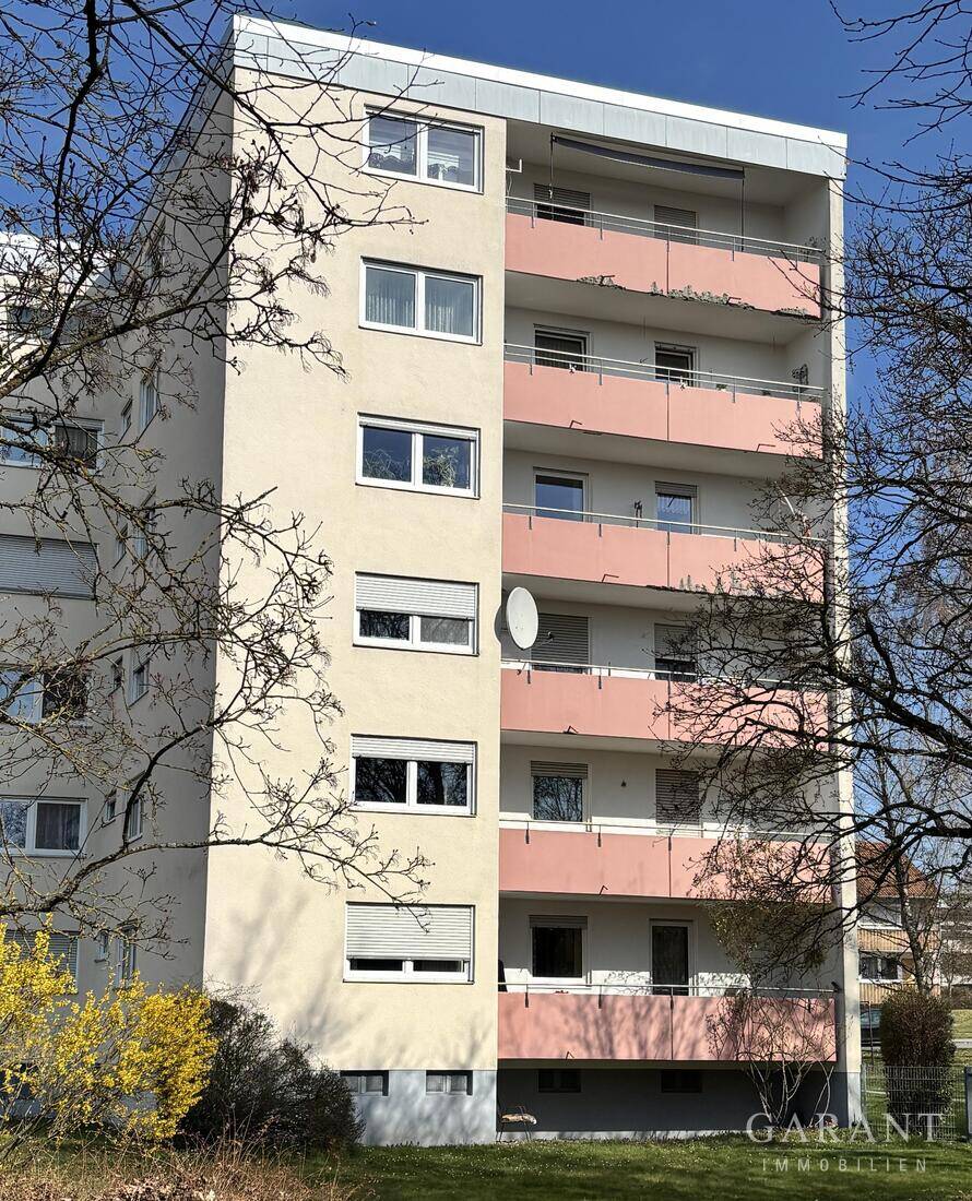 Schöne helle 4 Zimmer-Wohnung mit Balkon in Forchheim, gepflegte Anlage, gute Infrastruktur, 91301 Forchheim
