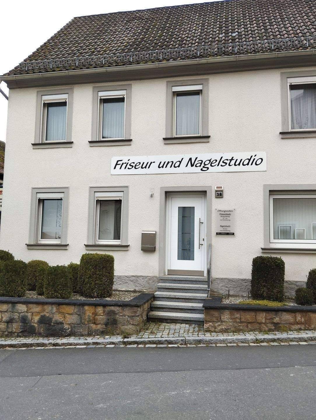Wohn- und Geschäftshaus mit großen Lagerflächen für Handel und Handwerk, 91480 Markt Taschendorf