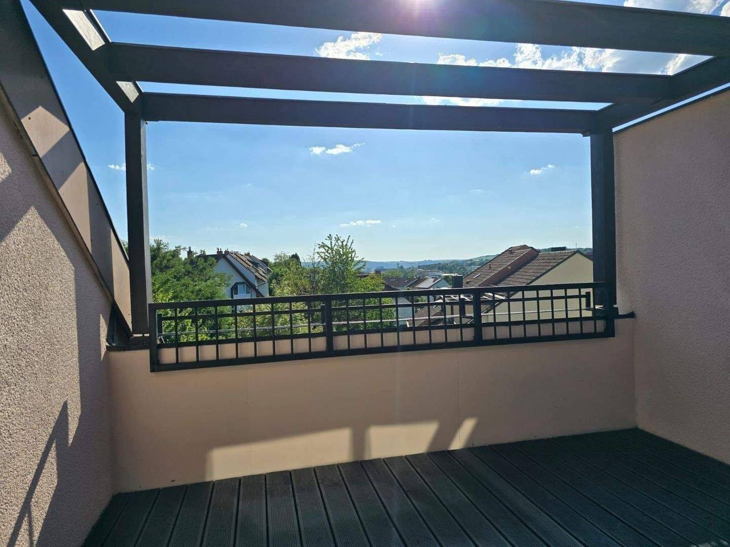 Erstbezug nach hochwertiger Modernisierung – stilvolle 2,5-Zimmerwohnung mit Balkon & Aufzug, 97076 Würzburg (Grombühl Lengfeld)