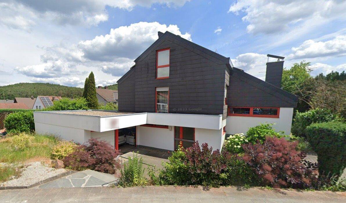 Außergewöhnliches Split-Level Anwesen in ruhigem Wohngebiet von Queidersbach, 66851 Queidersbach