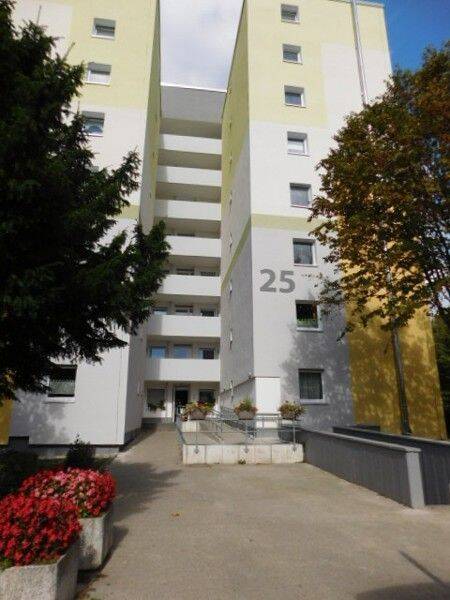 Etwas besonderes: praktische 3-Zimmer-Wohnung mit ebenerdiger Dusche, 47269 Duisburg (Großenbaum Rahm)