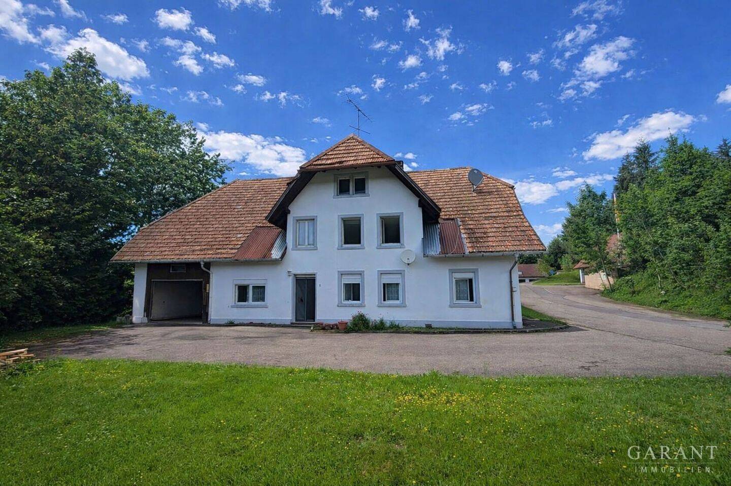 Traditionelles Einfamilienhaus mit zeitlosem Charme und attraktivem Entwicklungspotenzial!, 79737 Herrischried