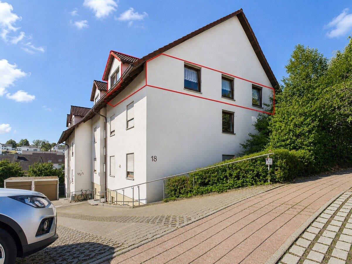 4-Zimmer-Dachgeschosswohnung mit Stellplatz und Gestaltungsspielraum, 78658 Zimmern ob Rottweil