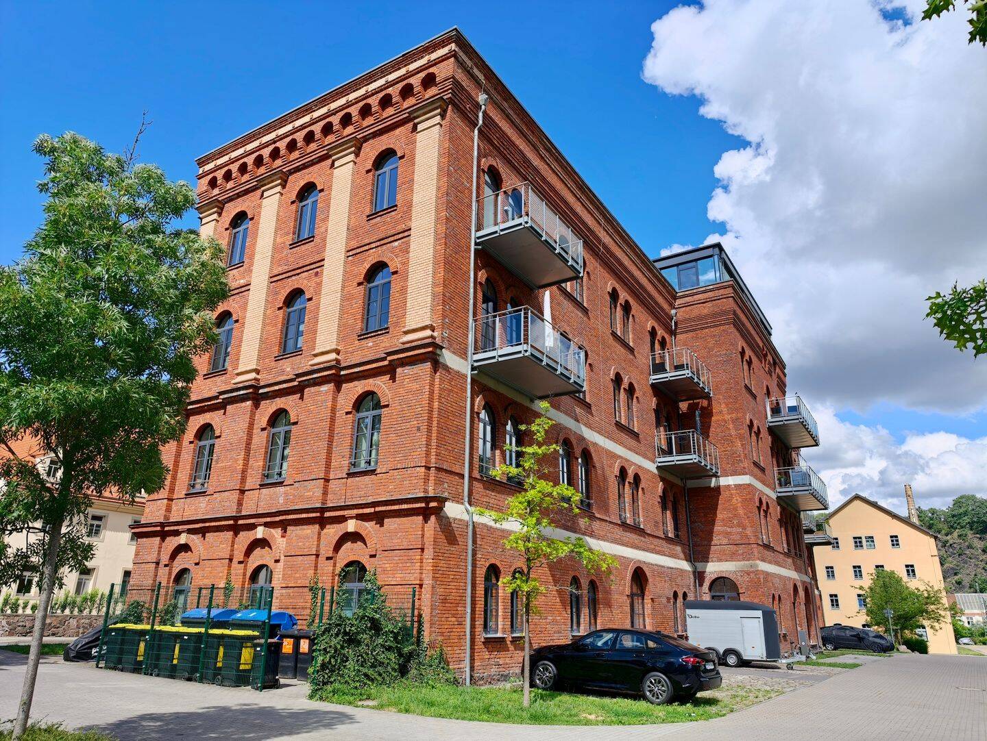 Großzügige Loftwohnung in historischem Ambiente mit Balkon und 2 Stellplätzen, 1187 Dresden