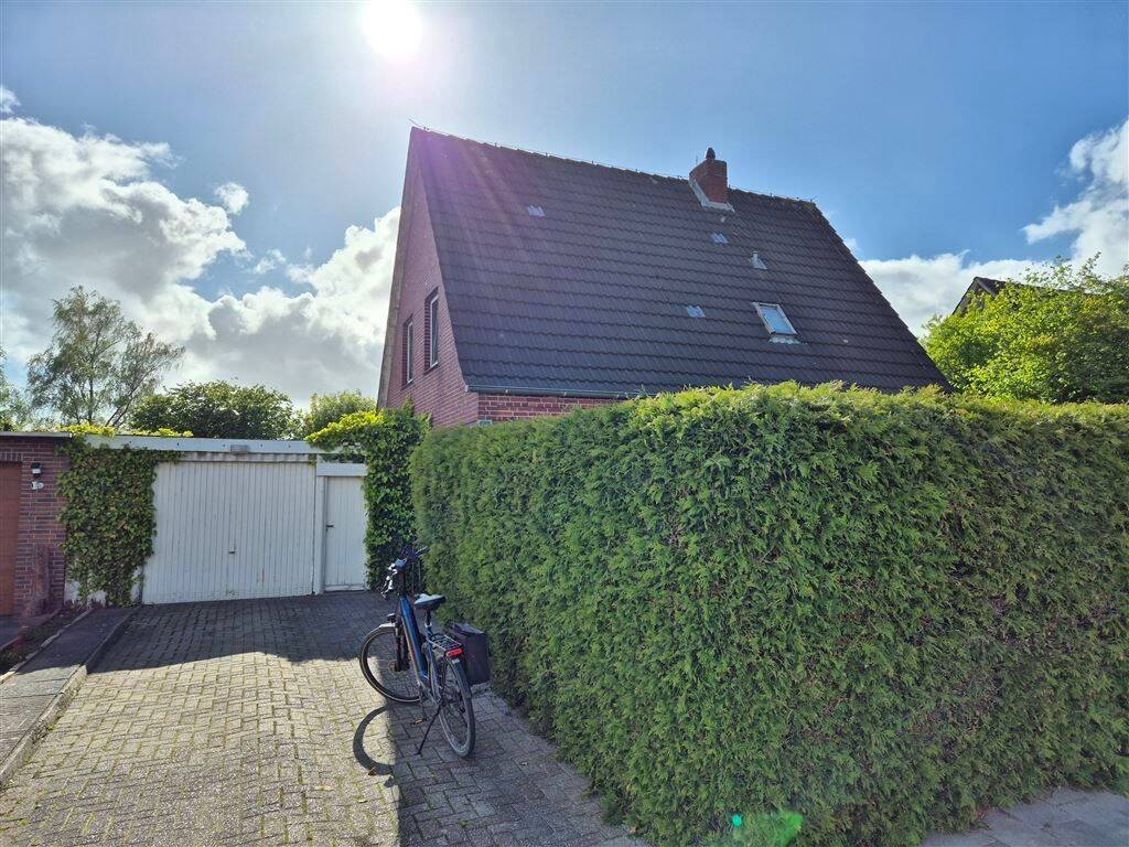 Solides Wohnhaus mit Garage in ruhiger Sackgassenlage der Kreisstadt Jever, 26441 Jever