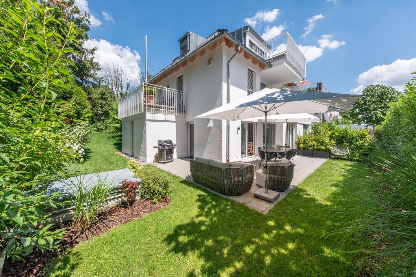 Exklusive 4-Zimmer-Wohnung mit Terrasse und Garten in ruhiger Lage in München-Daglfing (Bogenhausen), 81929 München (Bogenhausen Trudering-Riem)