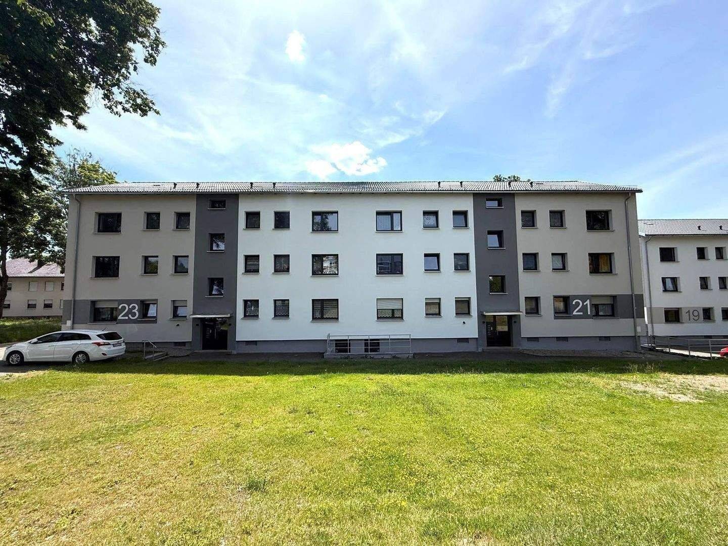 Bezug sofort möglich: Freie 3-Zimmerwohnung mit Balkon direkt in OVI *Gebäude energetisch saniert*, 92526 Oberviechtach