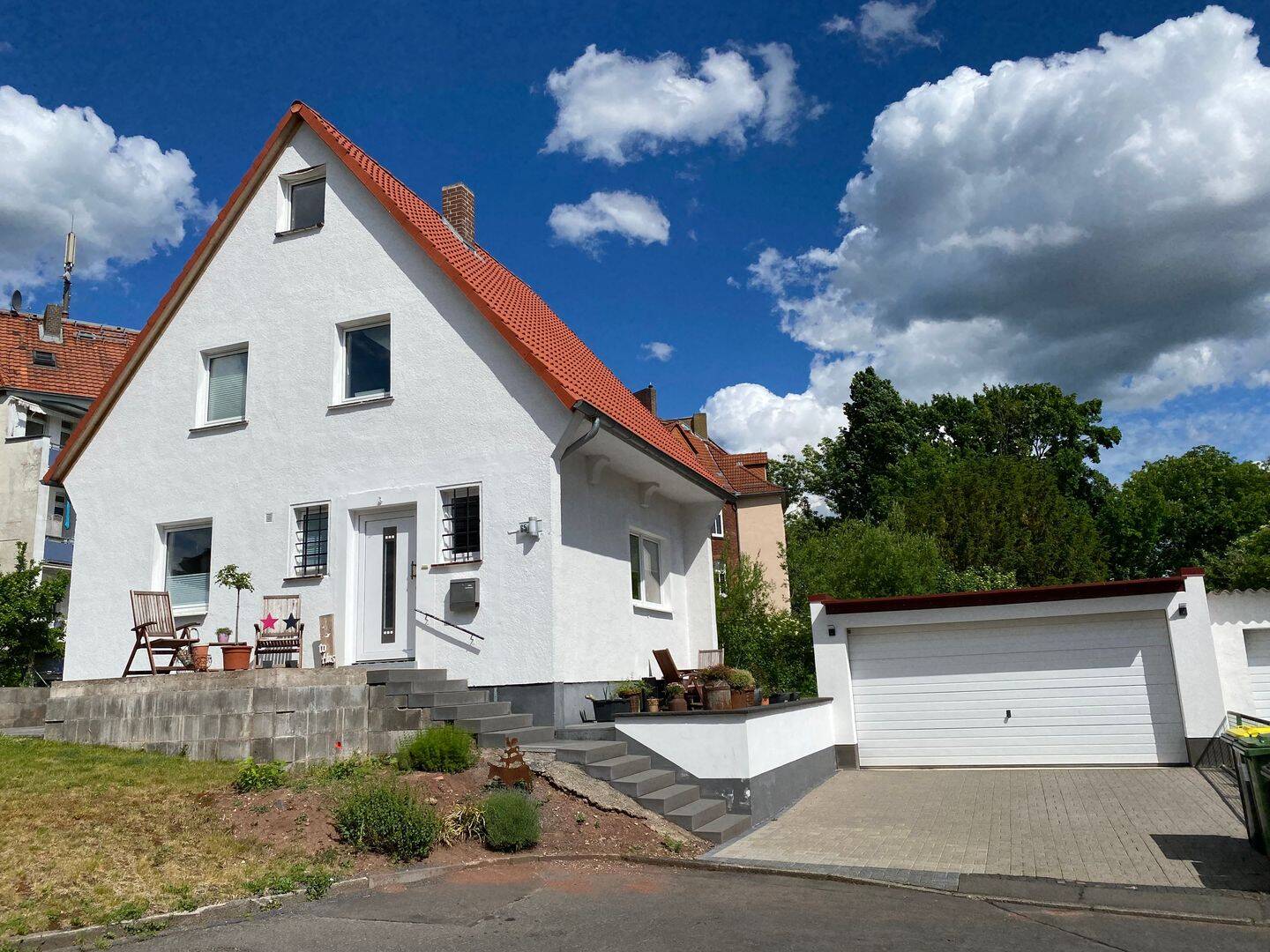 Alleinstehendes Einfamilienhaus mit Garten und Doppelgarage zur Miete, 34127 Kassel
