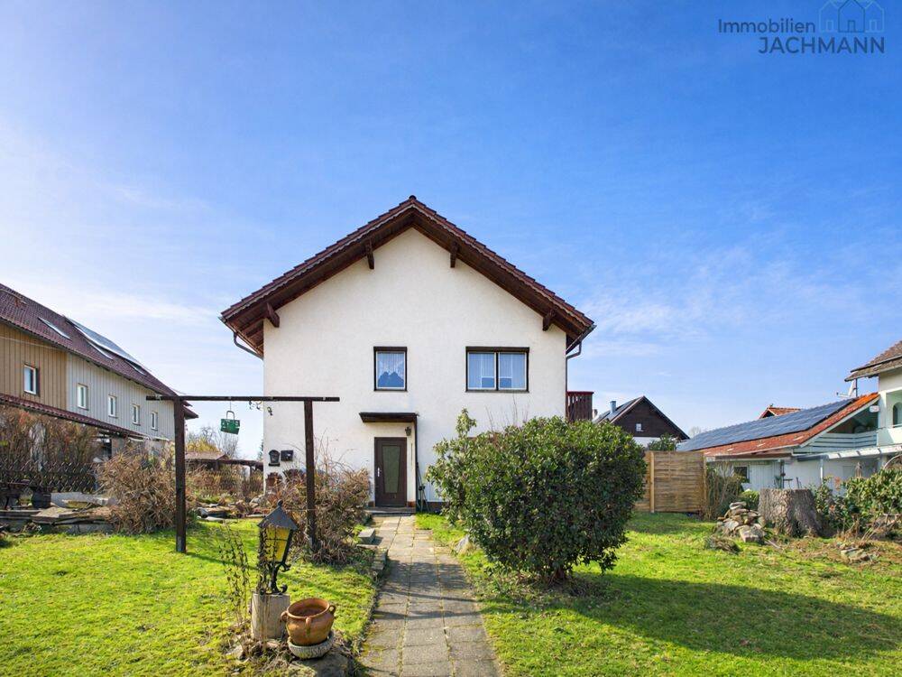 Ein neues Zuhause – heute, morgen und für die Zukunft – ZFH mit Potential in Hunderdorf, 94336 Hunderdorf