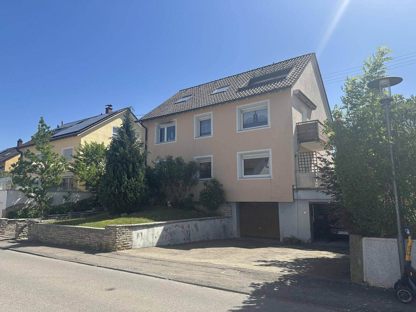Zweifamilienhaus für Familie, mehrere Generationen oder Wohnen und Arbeiten, 78056 Villingen-Schwenningen