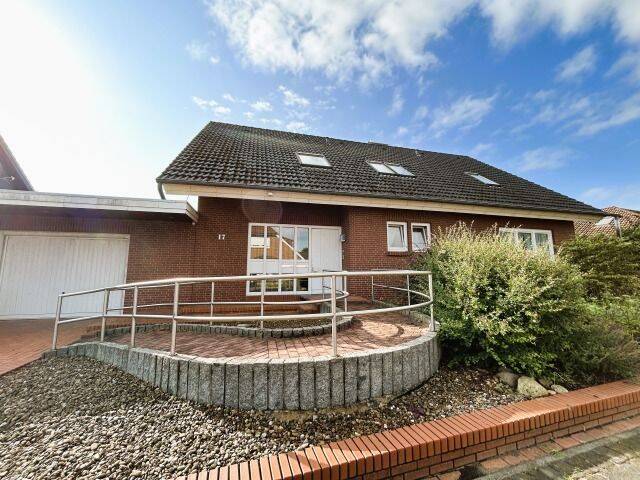 ZEVEN: SOLIDES HAUS MIT SUPER-VOLLKELLER IN GUTER LAGE, 27404 Elsdorf