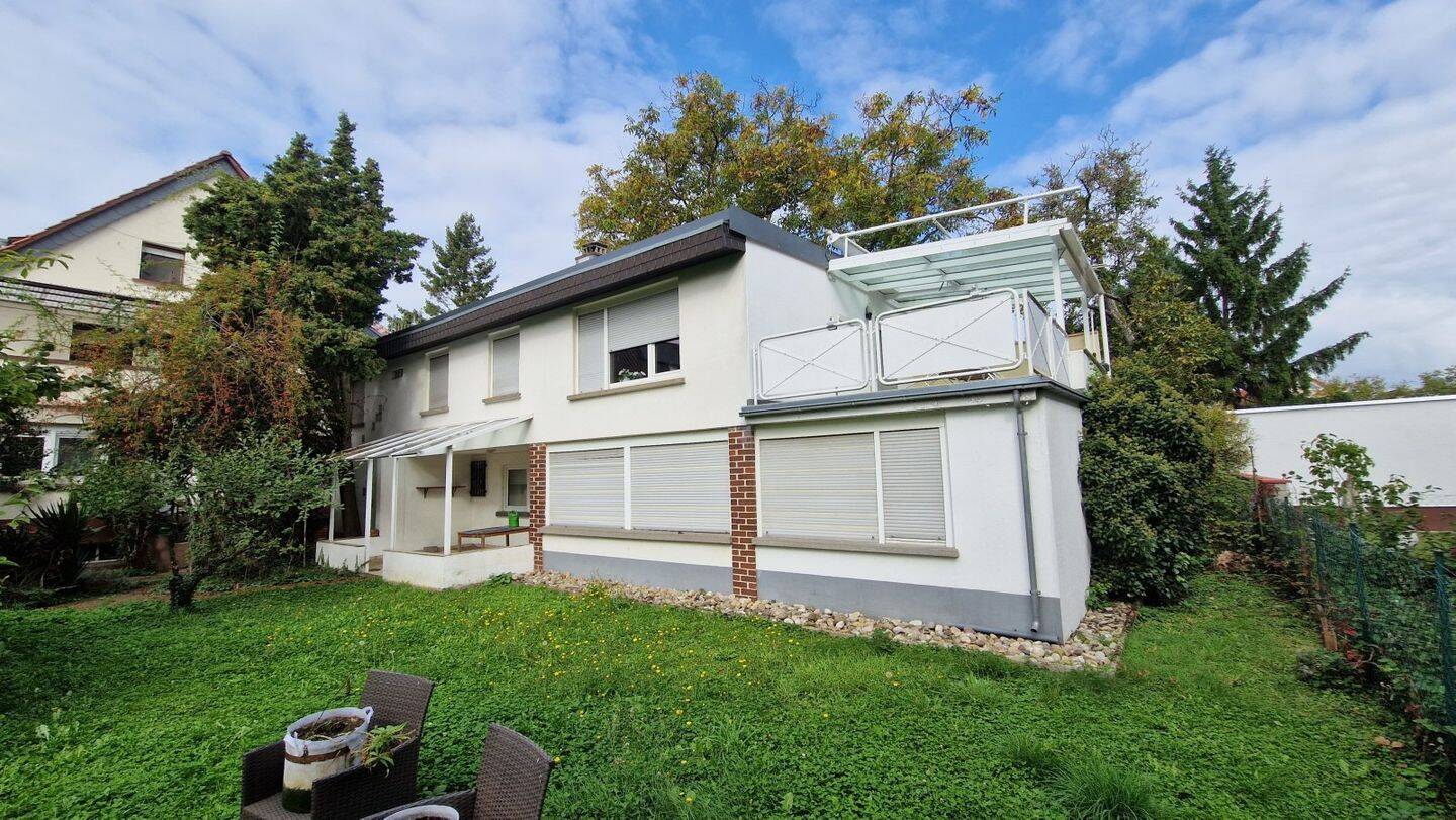 Einfamilienhaus mit großer Einliegerwohnung in zentraler Lage, 69214 Eppelheim