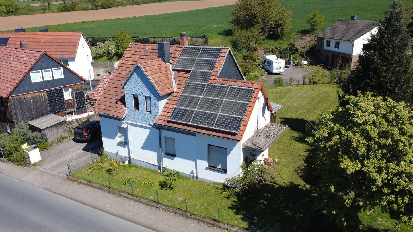 Charmantes Einfamilienhaus mit großem Garten, PV-Anlage & neuer Technik – 784 m² Grundstück, 34369 Hofgeismar