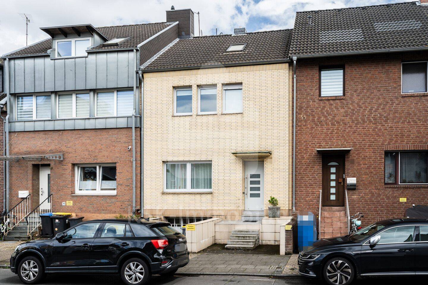 Frechen-Zentrum, Schmuckstück – modernisiertes Altbau-Reihenmittelhaus mit großem Garten., 50226 Frechen