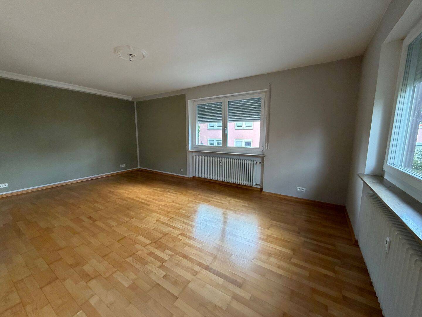 Attraktive 2,5 Zimmer Wohnung in schöner Lage mit Garten, 97084 Würzburg (Heidingsfeld Heuchelhof Rottenbauer)