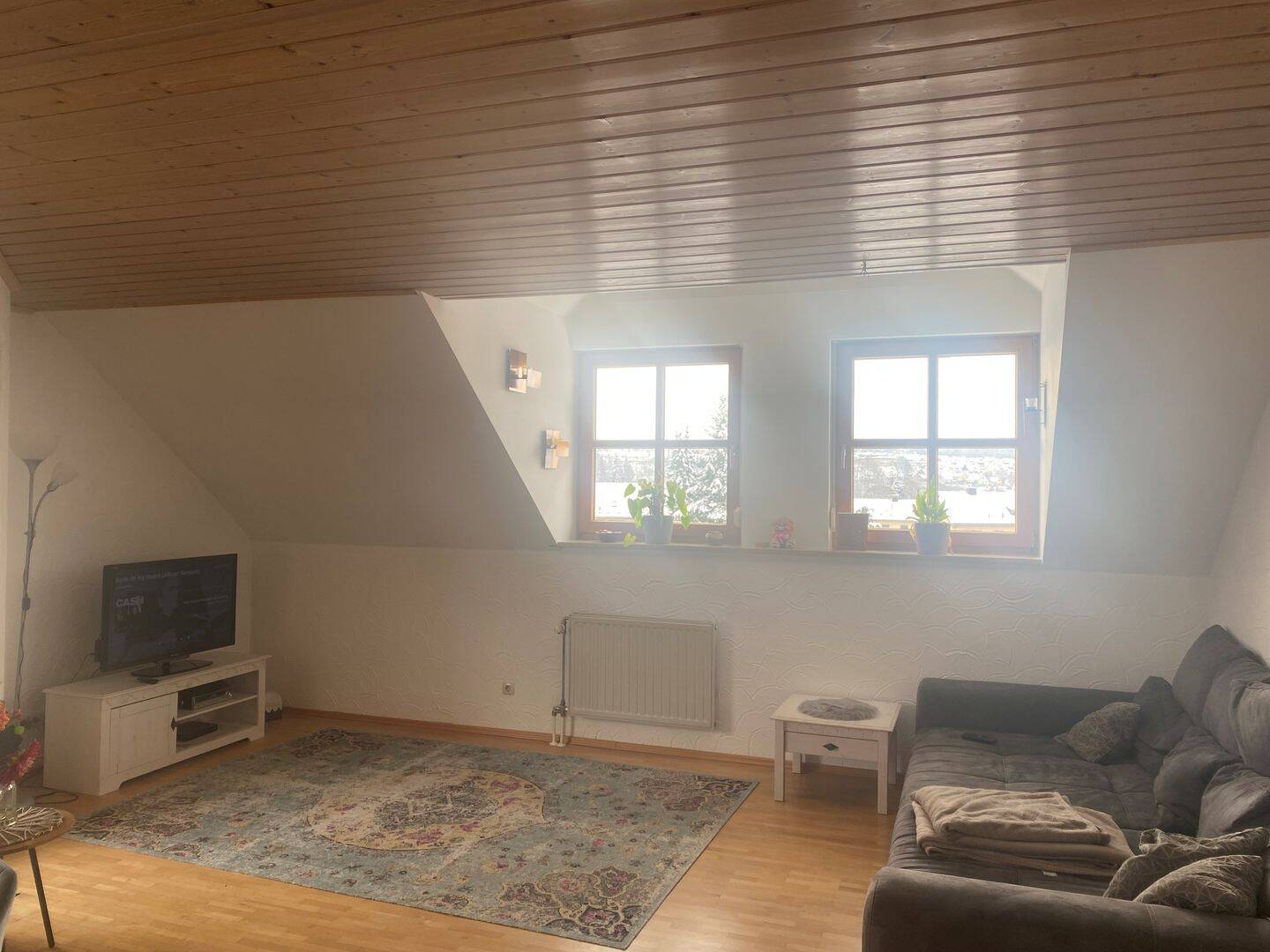Wohnen mit Charakter: 3,5-Zimmer-Dachgeschosswohnung in Sulzbach-Rosenberg, 92237 Sulzbach-Rosenberg